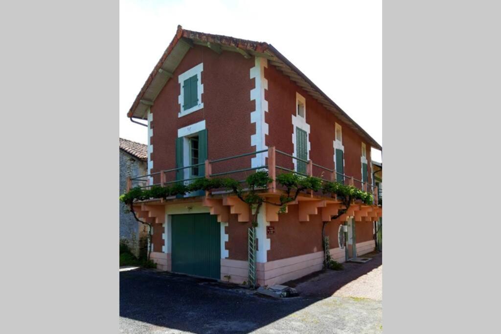 Maison Au Bord De La Riviere Dronne En Perigord Vert Saint-Front-la-Rivière Eksteriør billede